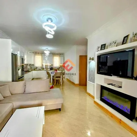 Seaview Apartment *